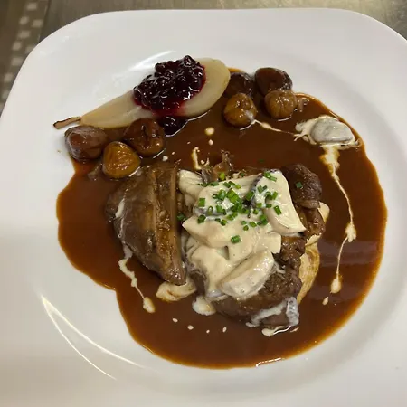 Zum Hirsch - Restaurant Hotel